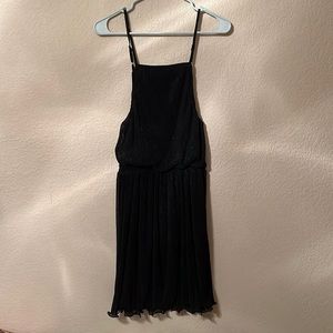 ✨Francesca’s Black w. Gold Sparkle Midi Dress✨